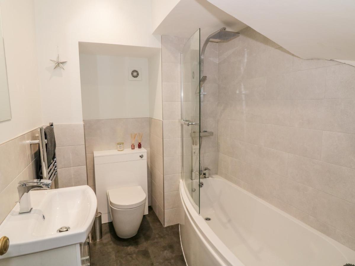 Ivy Bank Villa Thornhill  Bagian luar foto