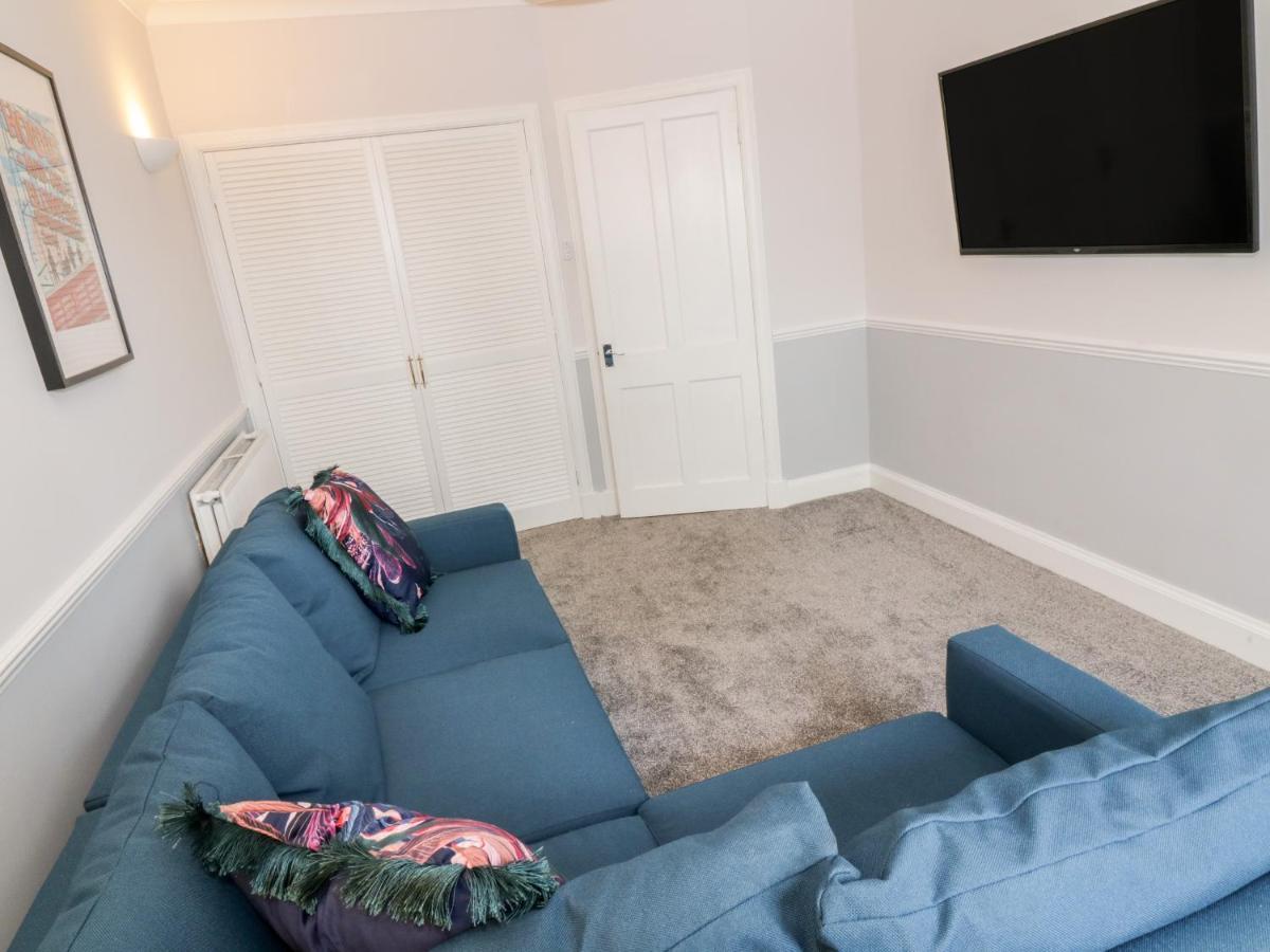 Ivy Bank Villa Thornhill  Bagian luar foto